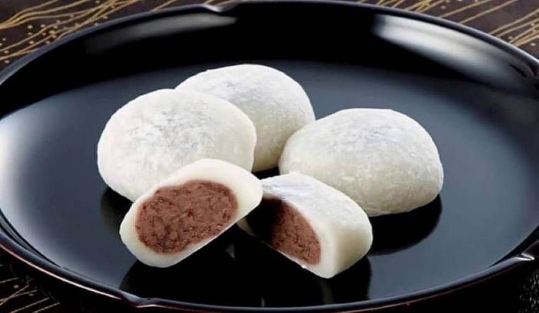 Ban đầu hình dáng của những chiếc bánh mochi là hình chữ nhật