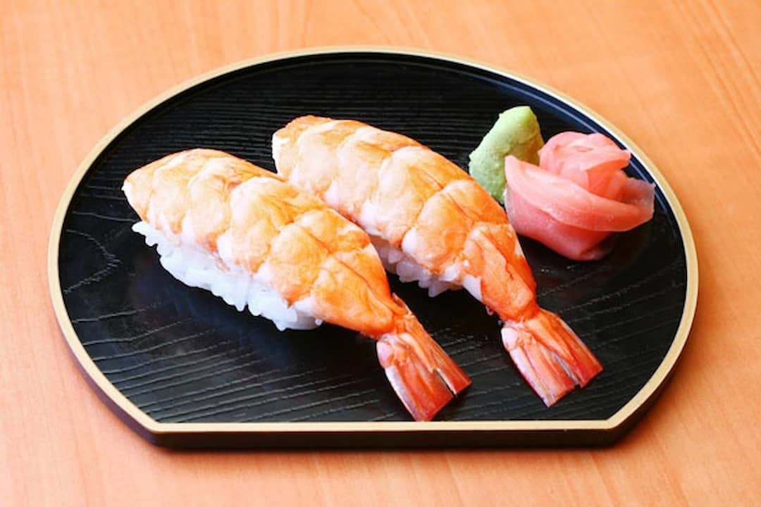 Cách làm sushi cụ thể qua các bước để các bạn tham khảo 