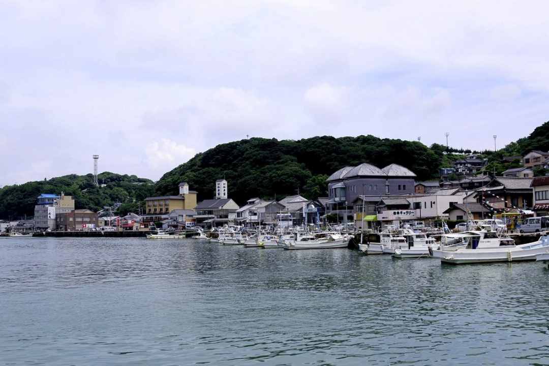 Sasebo Asaichi (佐世保朝市)