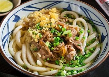 Cách nấu mì udon cho bé cùng thịt heo xay