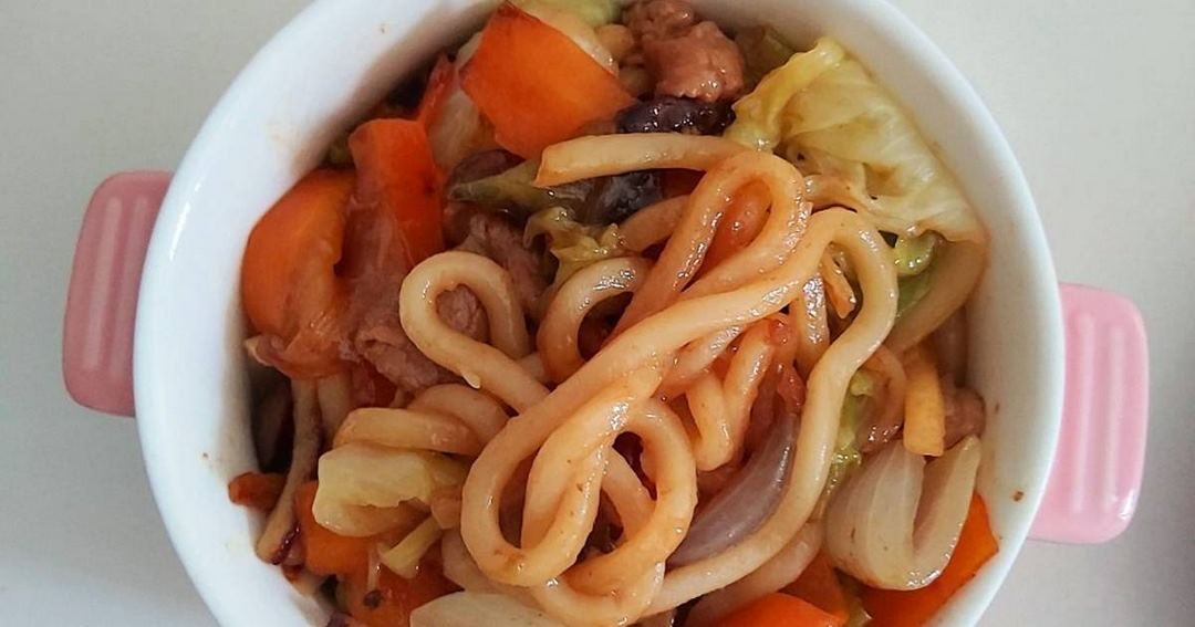 Cách nấu mì udon thịt bò sốt cà chua