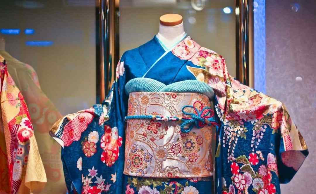 Chất Liệu Để Tạo Thành Kimono